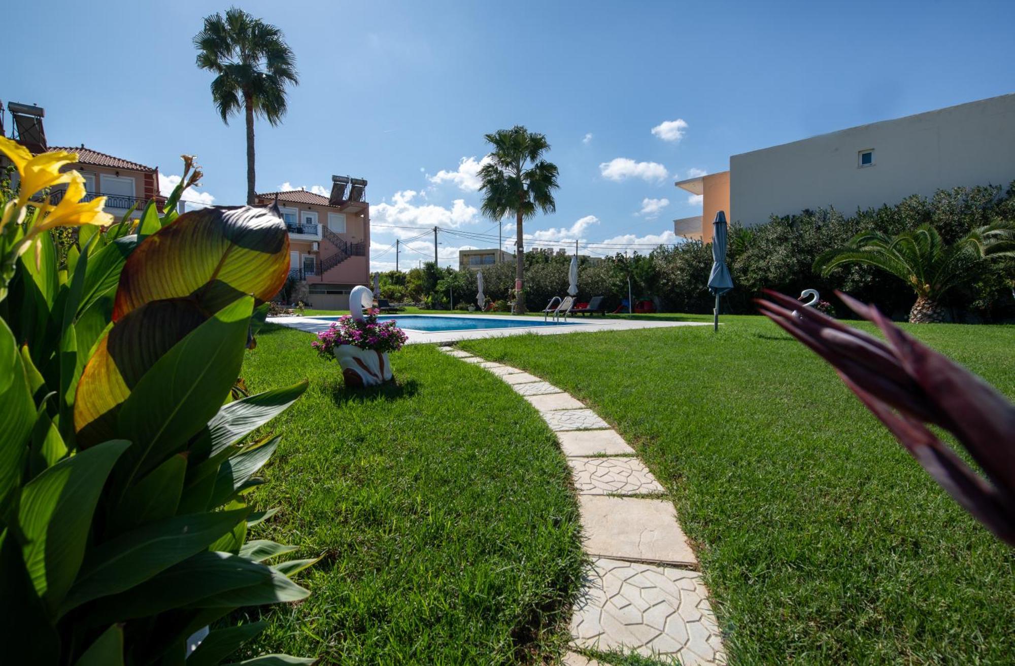 Socrates Holidays Apt. 2 With Pool Near The Beach Platanés Esterno foto