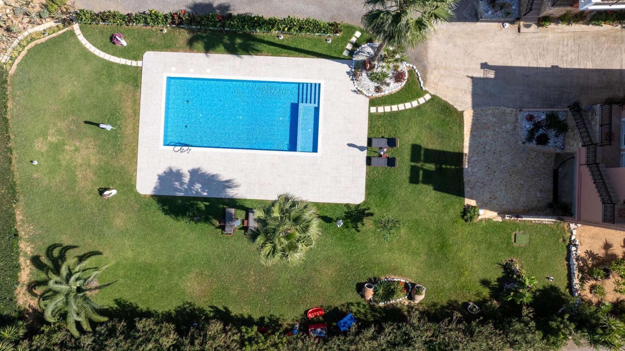 Socrates Holidays Apt. 2 With Pool Near The Beach Platanés Esterno foto